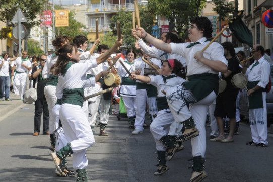 Més de 200 bastoners i bastoneres van participar a la 1a Bastonada del Vallès