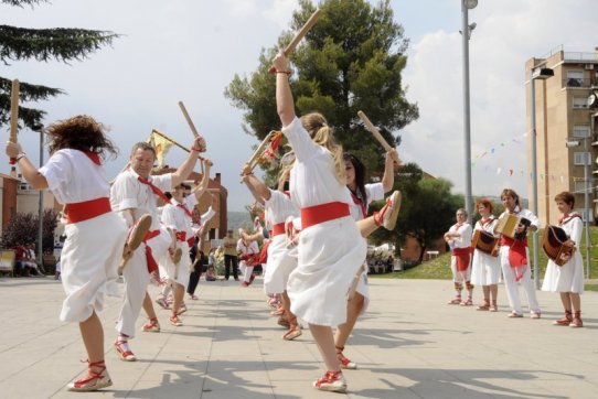 Més de 200 bastoners i bastoneres van participar a la 1a Bastonada del Vallès