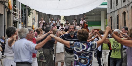 Moment per a les sardanes, en una edició anterior de la Revetlla de Sant Jaume.