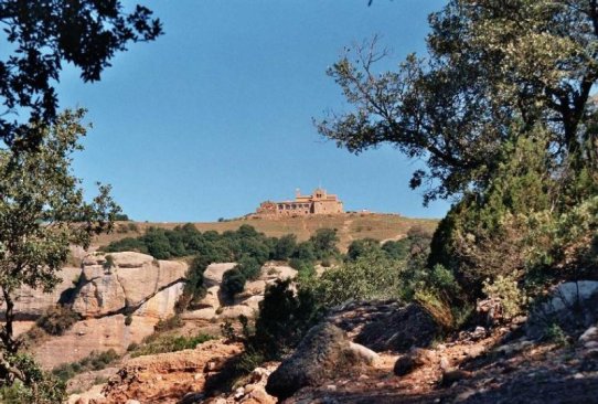 Vista del monestir de La Mola