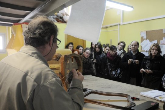 Visita dels estudiants de la Cambra de Comerç de París a Lluís Alforja