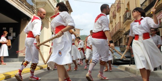 El Grup de Ball de Bastons celebra el seu 90è aniversari i ho celebra amb una cercavila que tindrà lloc diumenge de Festa Major.