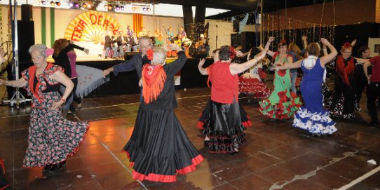 Tothom qui ho vulgui podrà ballar sevillanes diumenge 14 de setembre a la pl. Calissó.