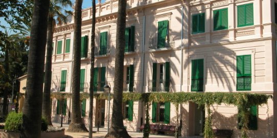 El Palau Tolrà, edifici principal de l'Ajuntament de Castellar del Vallès. 