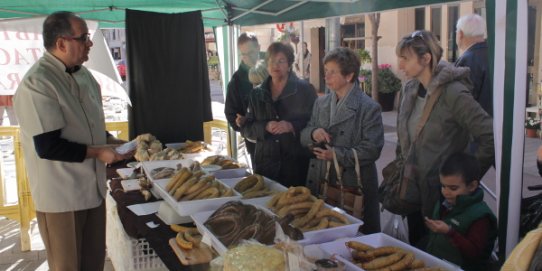 Cárnicas Merche organitza cada any tast de botifarra d'ou al c. Montcada.