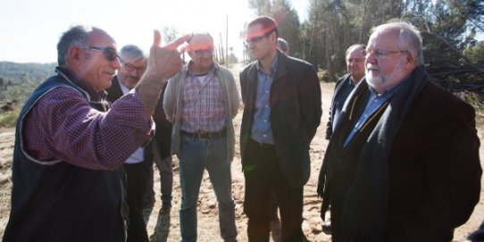 D'esquerra a dreta, Ramon Casamada, Joan Puigdollers, Ignasi Giménez, i Salvador Esteve, en un moment de la visita.