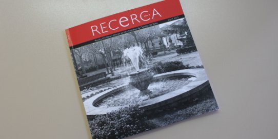 Portada del número 8 de la revista Recerca.