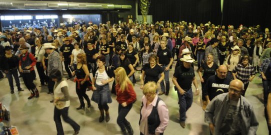 La festa tindrà lloc a la Sala Blava de l'Espai Tolrà.