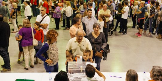 Imatge d'un moment de la jornada electoral d'avui a Castellar.