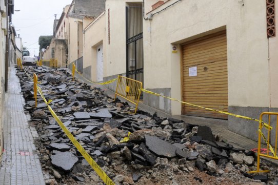 Inici de les obres al carrer de Baixada de Palau