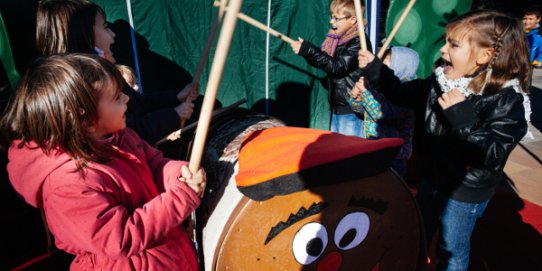 Els infants podran fer cagar el tió durant tot el matí.