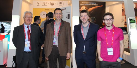 Ignasi Giménez amb els castellarencs participants al Mobile World Congress de Barcelona, Jordi Batet, Jordi Casamada i Hèctor Martínez.