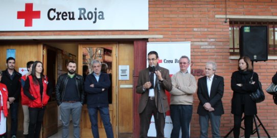 L'alcalde, Ignasi Giménez, en un moment del seu parlament en la inauguració del punt de proximitat de Creu Roja a Castellar.