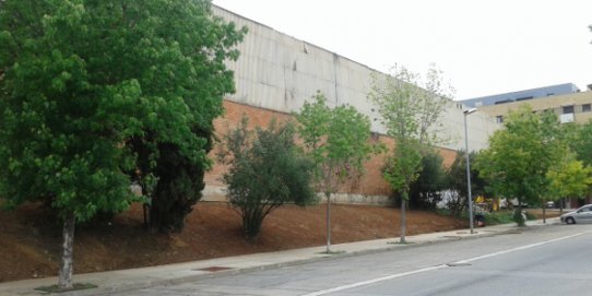 Lateral de l'Espai Tolrà