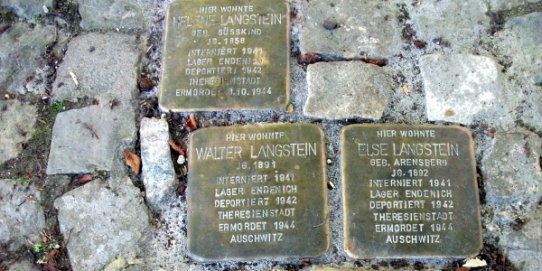 Imatge de les plaques Stolpersteine.