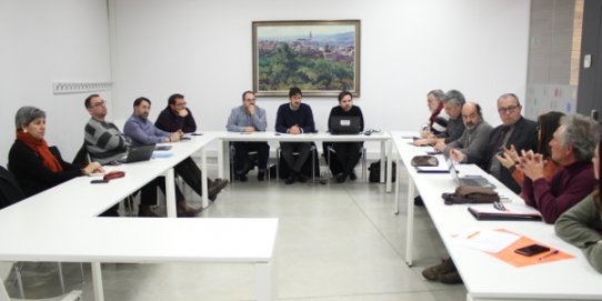 Imatge d'un moment de la sessió informativa adreçada als partits polítics locals.