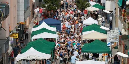 Activitat en uns dels carrers del centre de la vila.