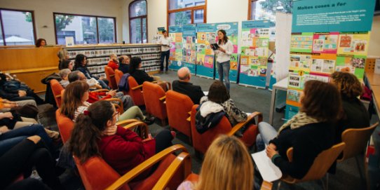 Imatge d'un moment de l'acte d'entrega del III Premi de Literatura Breu de L'Actual, l'any 2016.