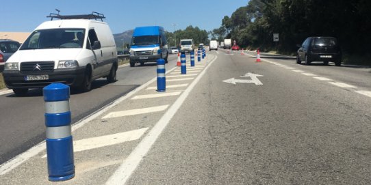 Aquestes són les fites que s'han col·locat en un tram de la carretera B-124.