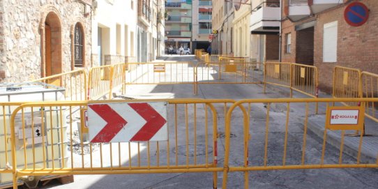 Les obres de L'Illa del Centre han començat al carrer del Mestre Ros.