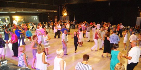 Com és habitual, el ball se celebrarà a la Sala Blava de l'Espai Tolrà.