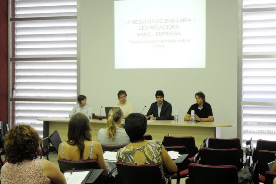 Moment de la jornada "La negociació bancària i les relacions banc-empresa"