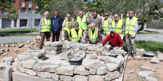 El Grup Pedra Seca del CEC ha rebut avui la visita de l'alcalde, Ignasi Giménez, i del regidor de Sostenibilitat i Medi Natural, Aleix Canalís.