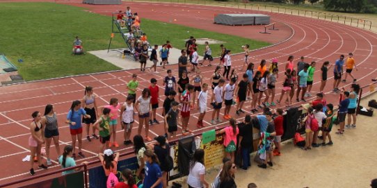 Els participants, en el moment de la ruixada final de la jornada.