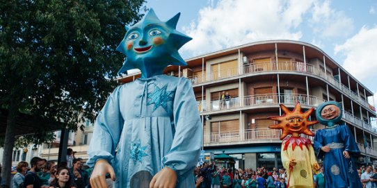 Imatge d'un moment de la cercavila de gegants de la Festa Major 2017.