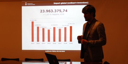 El 1r Tinent d'Alcalde, Joan Creus, en un moment de l'audiència pública prèvia a l'aprovació del pressupost i les ordenances fiscals 2019.