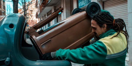 Imatge d'arxiu de la recollida porta a porta a Castellar.