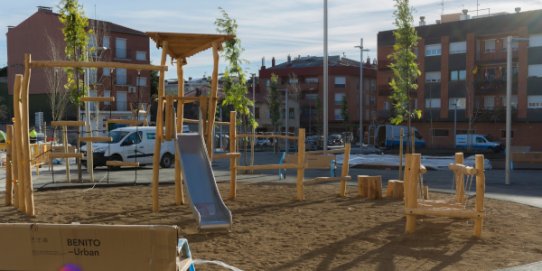 Aspecte de la plaça de la Llibertat poc abans de la finalització de les obres que s'hi han dut a terme.