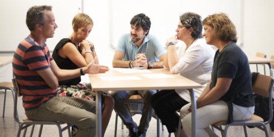 El regidor d'Educació, Joan Creus, s'ha reunit aquest matí amb la direcció de l'Institut Escola Sant Esteve i les tècniques municipals d'Educació.