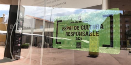 El distintiu "Espai de Cultura Responsable" ja està col·locat als vidres de l'Auditori.