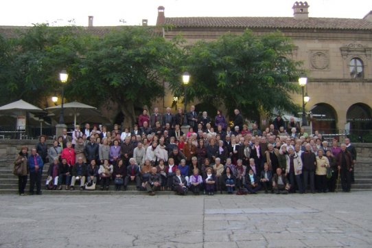 El grup, al Poble Espanyol