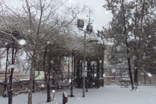 La neu ha caigut amb força durant tot el dia a Castellar