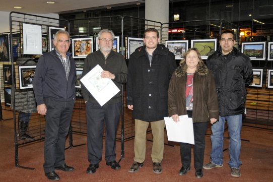 El regidor de Medi Ambient, Aleix Canalís, amb els premiats