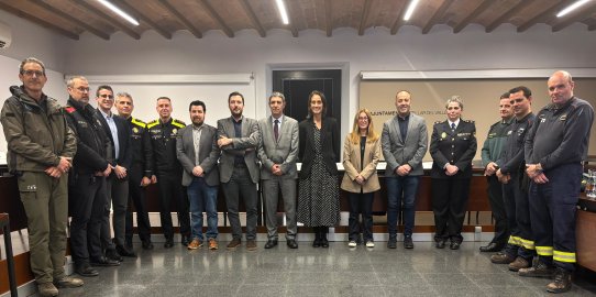 Foto de grup dels integrants de la Junta Local de Seguretat que s'ha fet avui