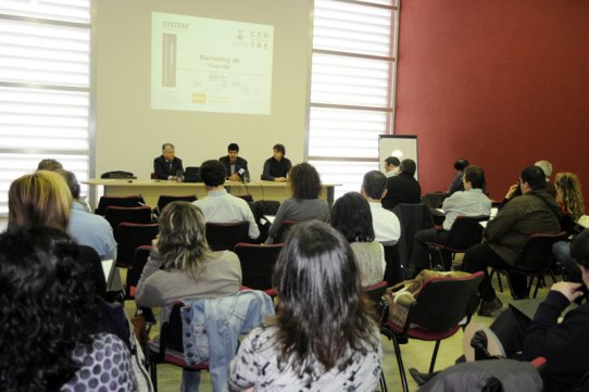 Una trentena d'assistents han participat al seminari tècnic sobre màrqueting de guerrilla ofert pel Centre de Serveis