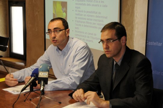 El regidor de Societat del Coneixement i Sistemes, Óscar Lomas, i l'alcalde de la vila, Ignasi Giménez, han presentat avui el projecte