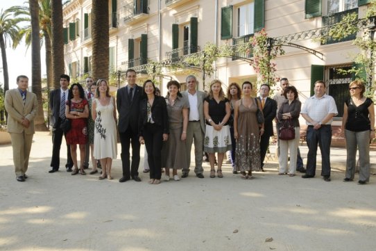 La consellera de Justícia, Montserrat Tura, i l’alcalde de Castellar, Ignasi Giménez, amb diversos regidors i personalitats