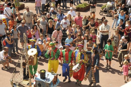 Una festa pels petits: "Terrabastall", amb la Cia. Xarop de Canya