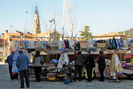 Una de les 12 noves parades del mercat ambulant