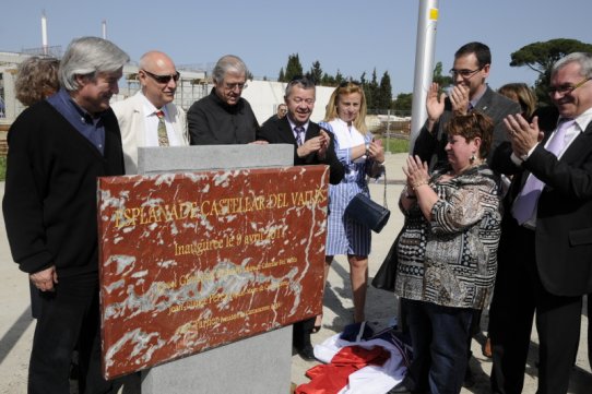 Descoberta de la placa commemorativa de l'Esplanade de Castellar del Vallès