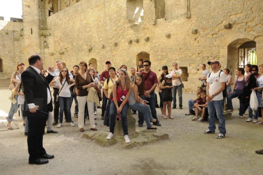 La delegació castellarenca va visitar la "Cité" de Carcassona.