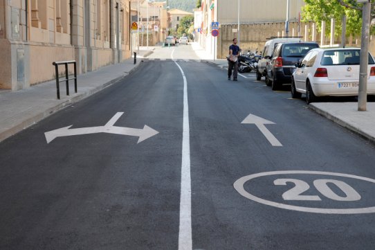 El passeig Tolrà ha estat un dels carrers pavimentats aquests dies