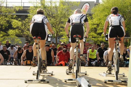 Unes 2.000 persones van participar dissabte a l’obertura de les noves instal·lacions del Complex Esportiu de Puigverd