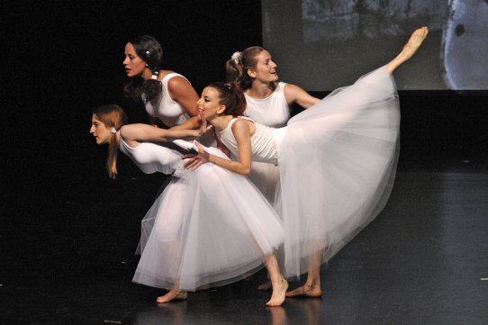 Una proposta sobre la Història de la Dansa va tancar el 14 de juny les propostes del curs 2010-2011 de l'Aula d'Extensió Universitària per a gent gran