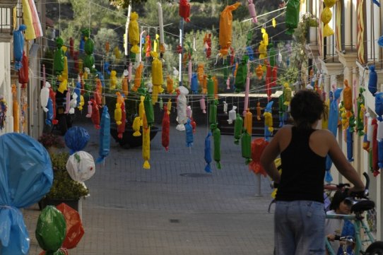 Carrer engalanat Festa Major 2005