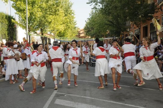 Imatge de la cercavila bastonera de la Festa Major 2010